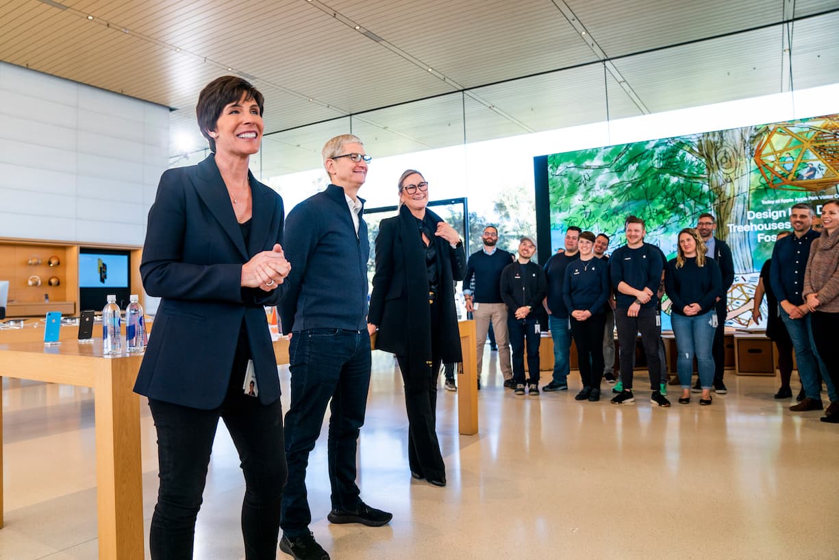 Apple O'Brien Ahrendts