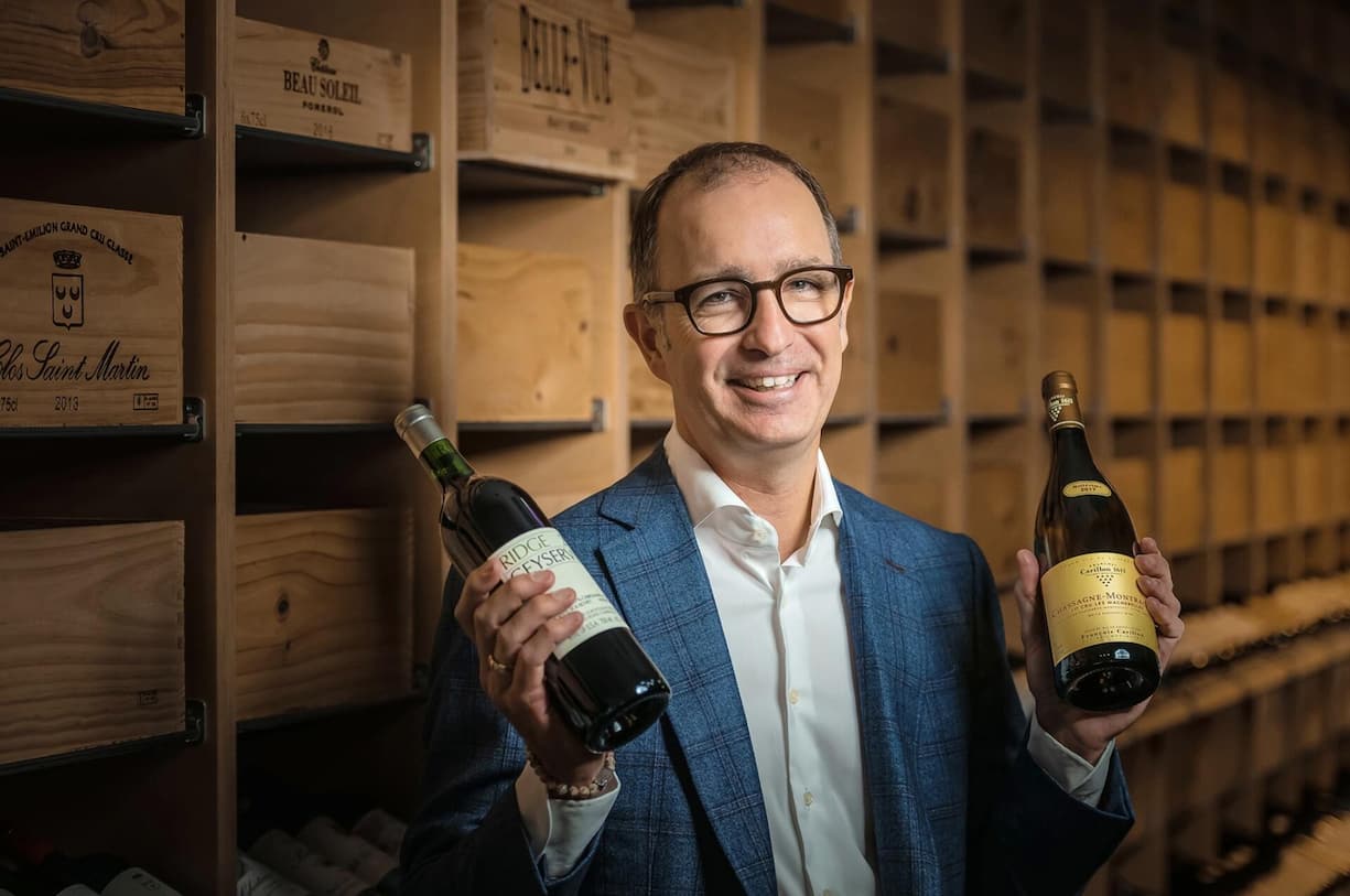 <p>Hunderte Weine getestet: Jan Martel hat mit seinem Team ein kleines Sortiment alkoholfreier Weine zusammengestellt.</p>