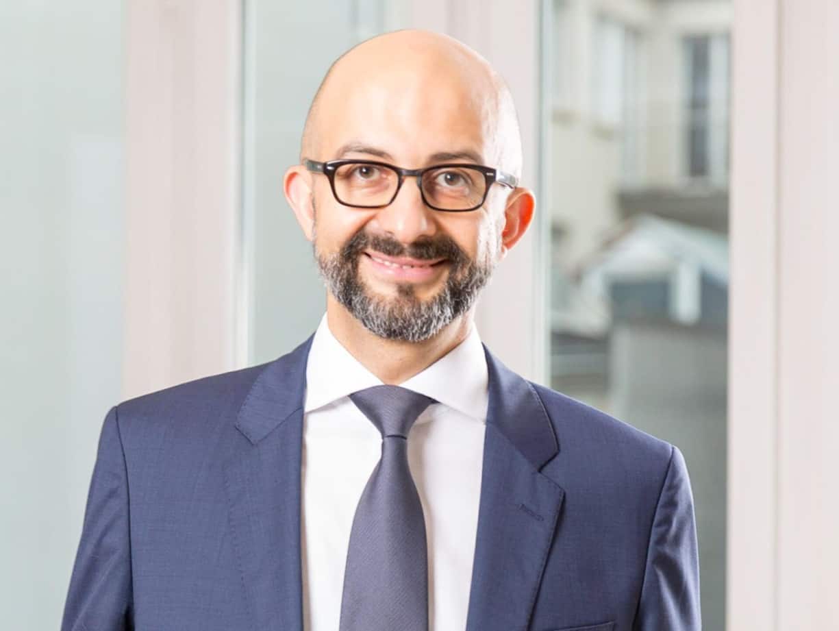 <p>Timur Acemoglu berät als Rechtsanwalt öffentliche Gemeinwesen.</p>