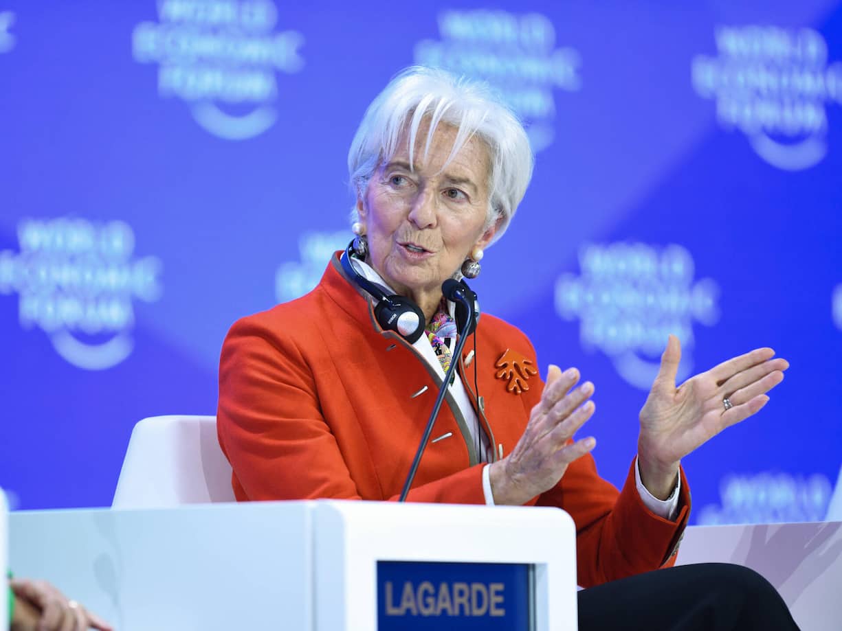 <p>Christine Lagarde sollte zum 50. WEF im Jahr 2020 die Nachfolge von Schwab antreten. Doch dann berief sie der französische Präsident Emmanuel Macron auf den Chefposten der Europäischen Zentralbank.</p>