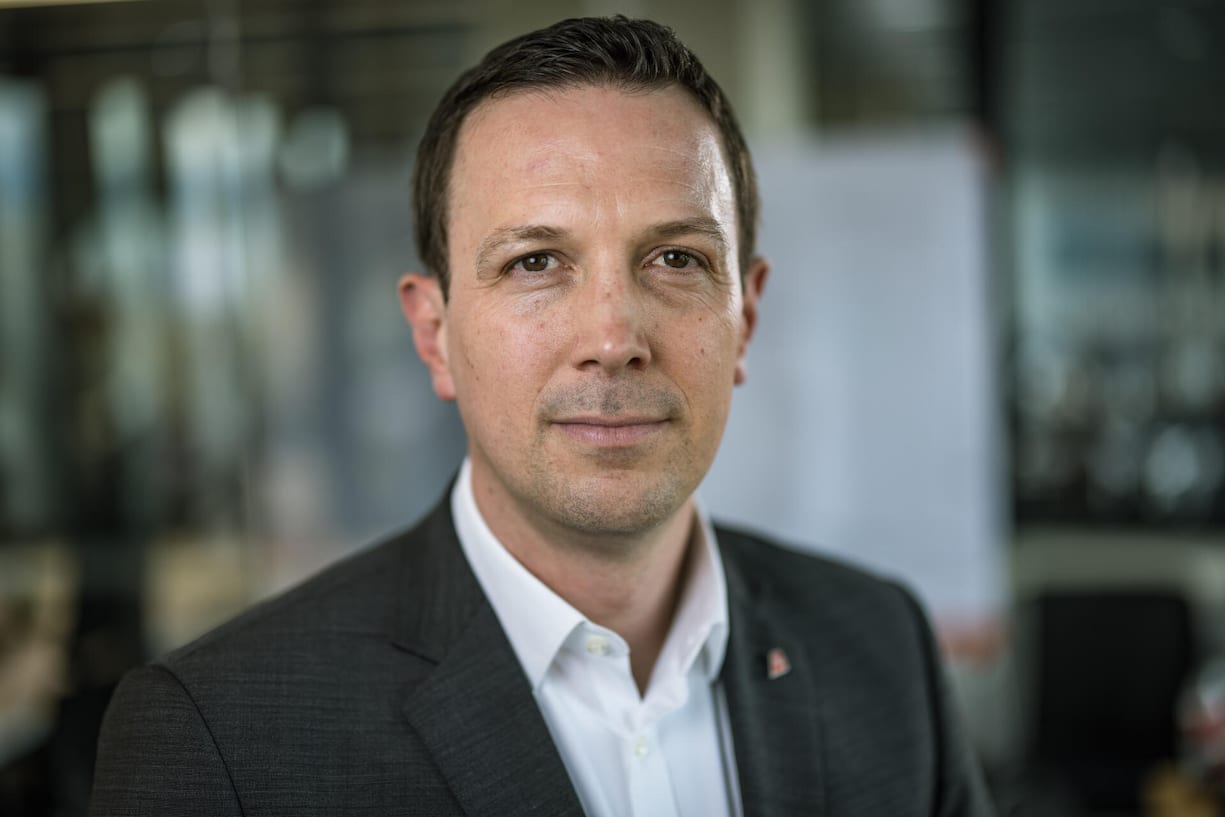 Jens Fehlinger: Er leitet die Swiss seit Oktober 2024 und versucht, die Zahl der Ver­spätungen zu reduzieren.</p>