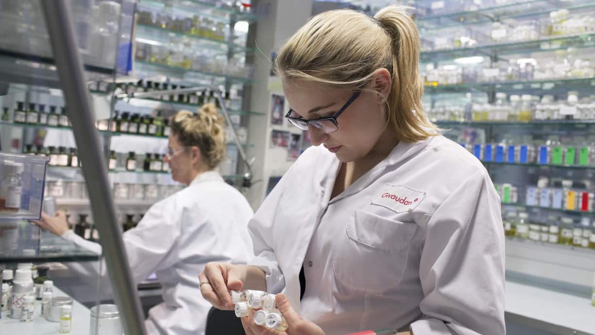 <p>Forschung und Entwicklung sind für Givaudan entscheidend für den ­Erfolg. 8 Prozent des Umsatzes werden daher in F&amp;E investiert.</p>