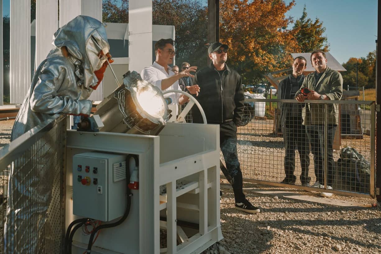 <p>Hollywoodstar Leonardo DiCaprio zeigte sich beeindruckt vom innovativen Solarofen in La Chaux-de-Fonds.</p>