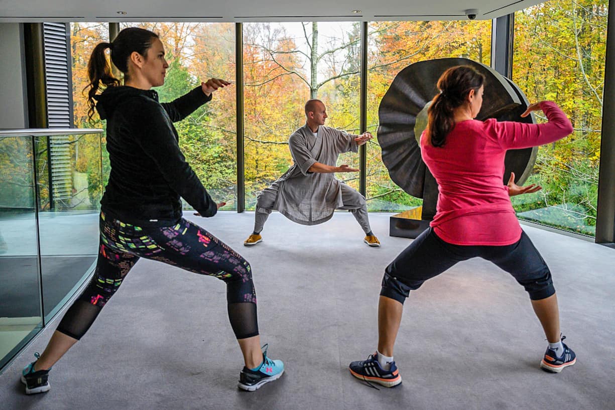 10.11.2019; ZÃ¼rich; BILANZ - Shaolin MoÌnch Shi Xing Mi; Shaolin MoÌnch Shi Xing Mi (Walter Gjergia) wÃ¤hrend seinem Workshop Meditations-Retreats (Ancient wisdom for the modern times) im Grand Hotel Dolder in ZÃ¼rich. Â© Valeriano Di Domenico