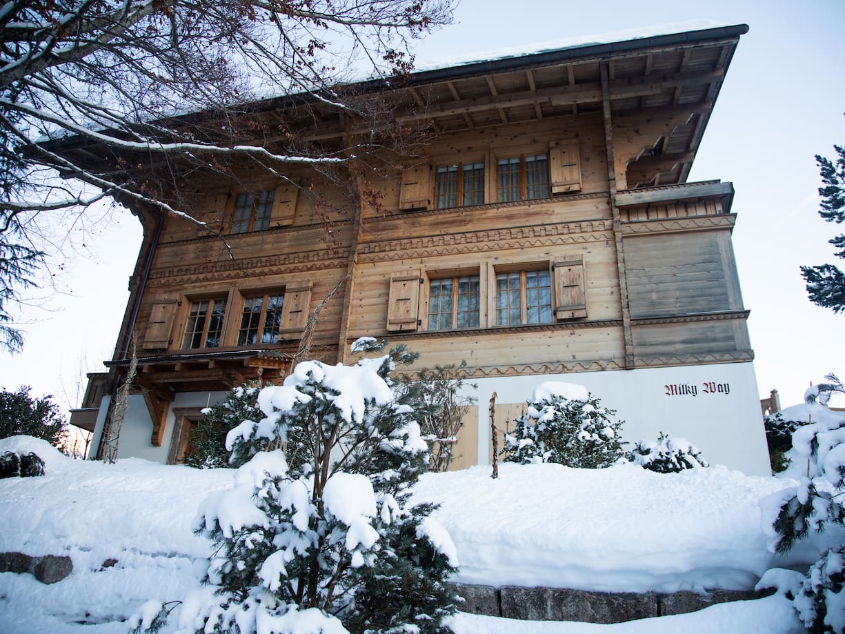 Gut erkennbar am Chaletnamen «Milky Way». Hier residiert Roman Polanski in Gstaad