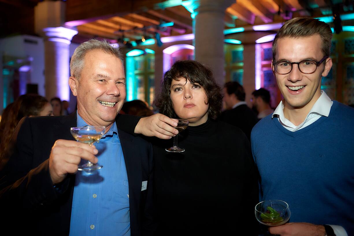 Preisverleihung des 5vor12-Preis fuer Deregulierung von StrategieDialog21 und dem Swiss Venture Club im Rathaus Bern. Daniel Lack, CCO Ascom Holding, Patti Basler, Kabaretistin, Andri Silberschmidt, Nationalrat. © Adrian Moser / Bilanz