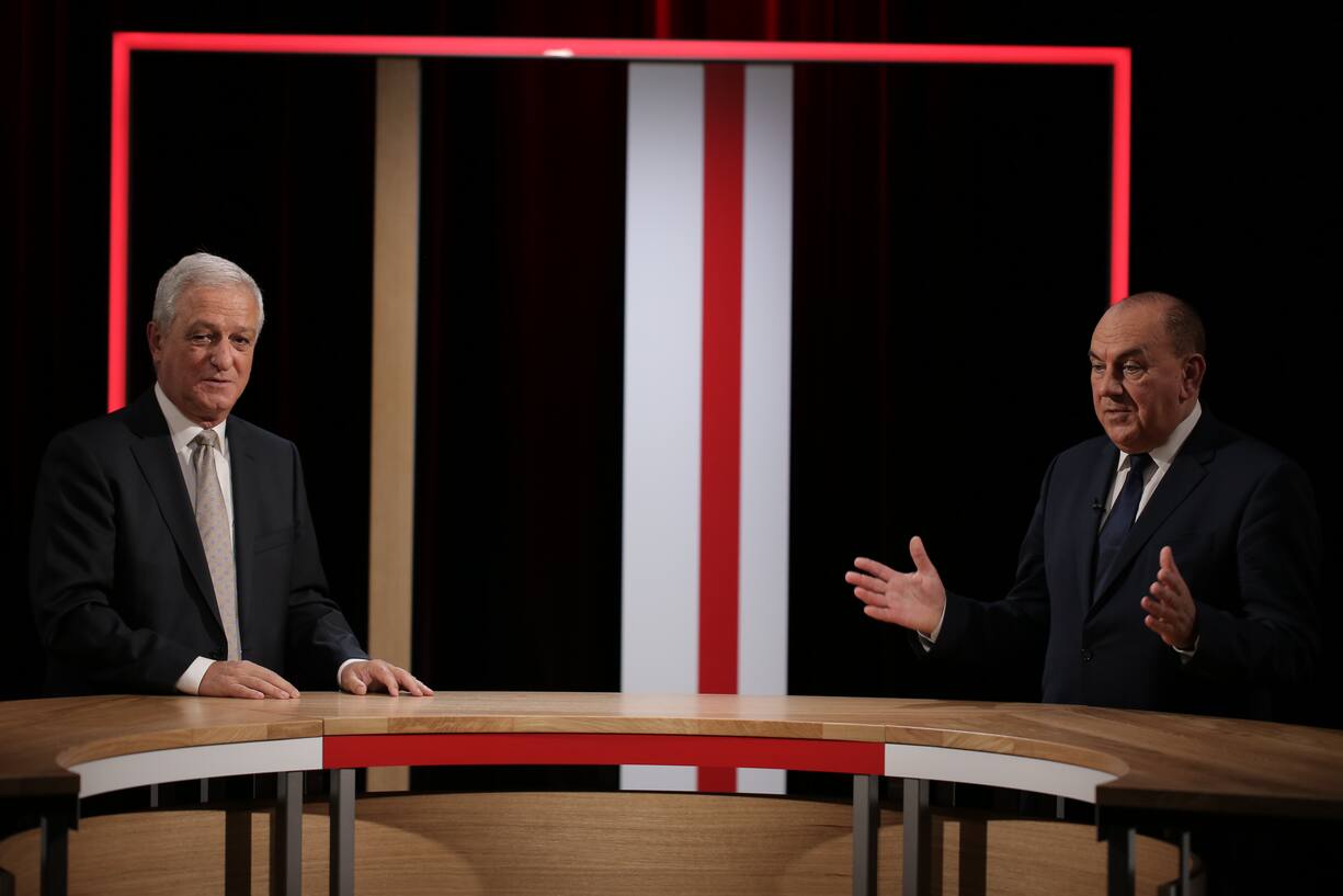 Erster TV-Auftritt seit Corona: Novartis-VR-Präsident Jörg Reinhardt (l.) und sein UBS-Pendant Axel Weber beim BILANZ Business Talk.