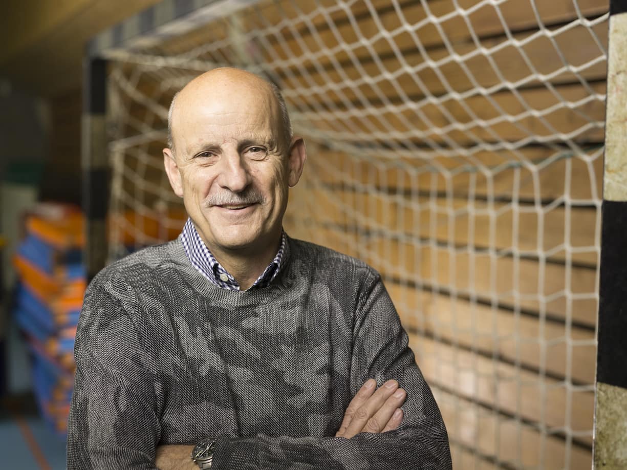 Portrait of Giorgio Behr, president of professional handball club Kadetten Schaffhausen und CEO as well as president of the board of directors of Behr Bircher Cellpack BBC, taken at the BBC arena in Schaffhausen, Switzerland, on October 28, 2015. (KEYSTONE/Gaetan Bally)Giorgio Behr, Praesident der Kadetten Schaffhausen und CEO sowie Praesident des Verwaltungsrates der Behr Bircher Cellpack BBC, portraitiert am 28. Oktober 2015 in der BBC Arena in Schaffhausen. (KEYSTONE/Gaetan Bally)