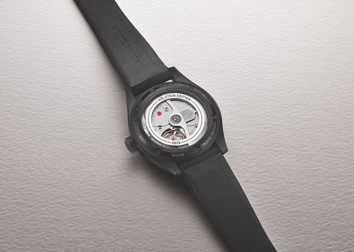 <p>Im Innern arbeitet das Oris-400-Kaliber.</p>