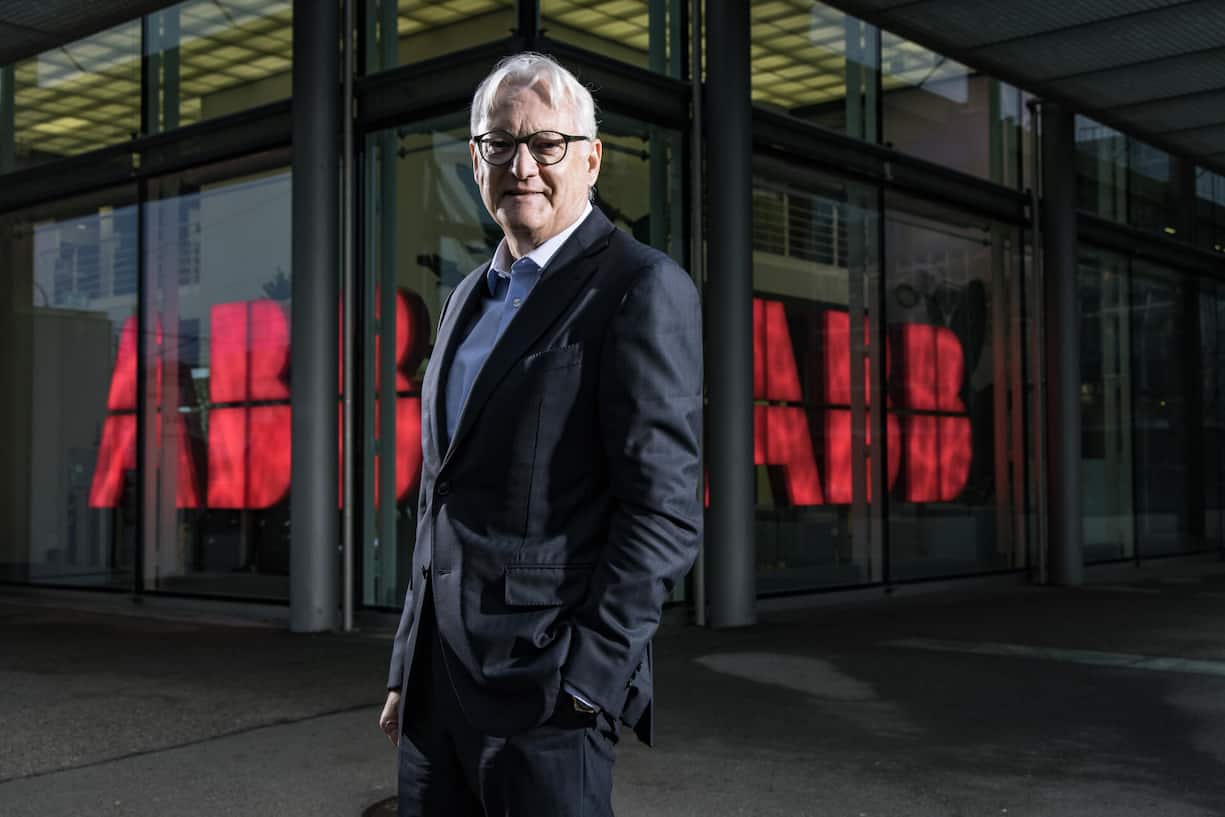 <p>Der ABB-Präsident Peter Voser gehört zu den wenigen Top-Managern, die vor zu viel Regulierung warnen. Die meisten Grosskonzerne wollen sich nicht mit Brüssel anlegen und machen die Faust im Sack.</p>