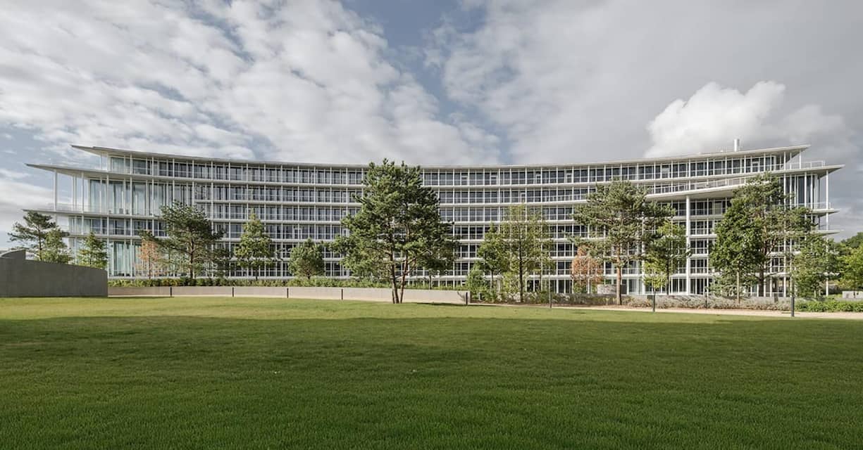 <p>Neuer Hauptsitz von Lombard Odier. Der Entwurf stammt vom Schweizer Architekturbüro Herzog &amp; de Meuron. </p>