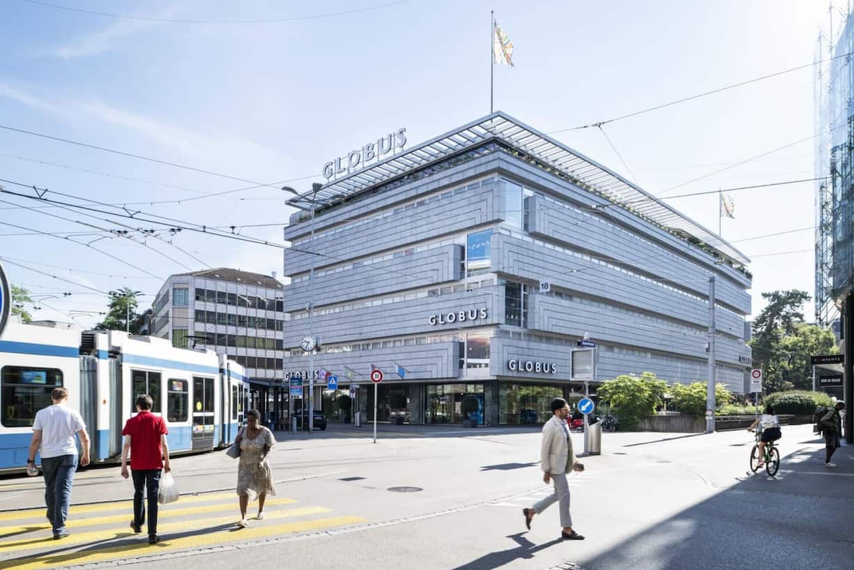 <p>Nummer eins: Der Globus am Zürcher Löwenplatz wurde gegenüber den Signa-Investoren einst auf 1,3 Milliarden Euro geschätzt.</p>