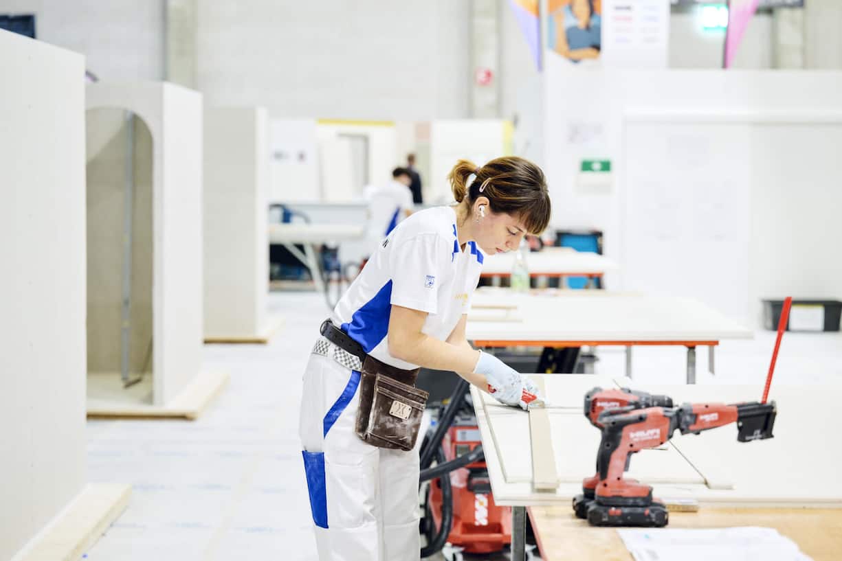 <p>Volle Konzentration an den Swiss Skills: Dank Perfektion und Qualität holte sich Luna Schaller den Sieg in ihrer Kategorie.</p>