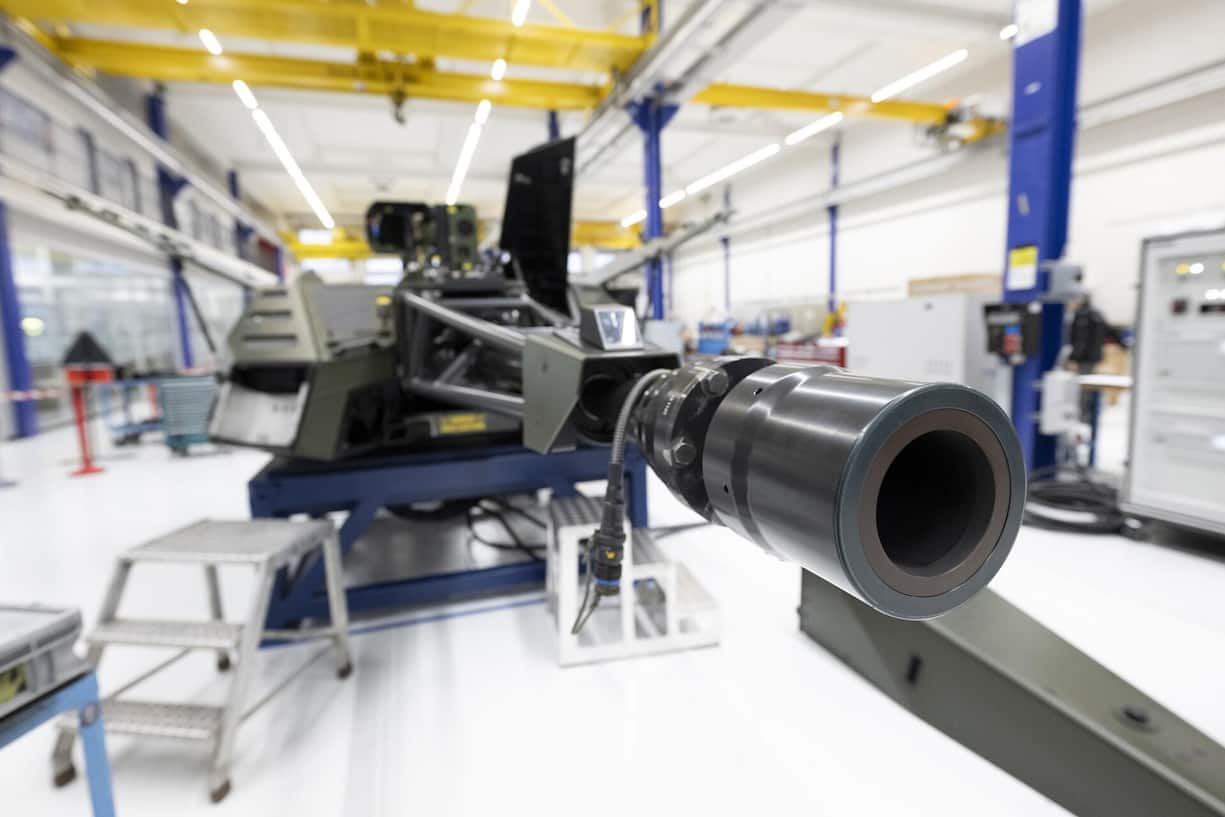 <p>Entwickelt und produziert wird die Kanone des Drohenabwehrsystems Skyranger in Zürich-Oerlikon. Die Endmontage erfolgt im Ausland, darunter in der italienischen Hauptstadt Rom.</p>