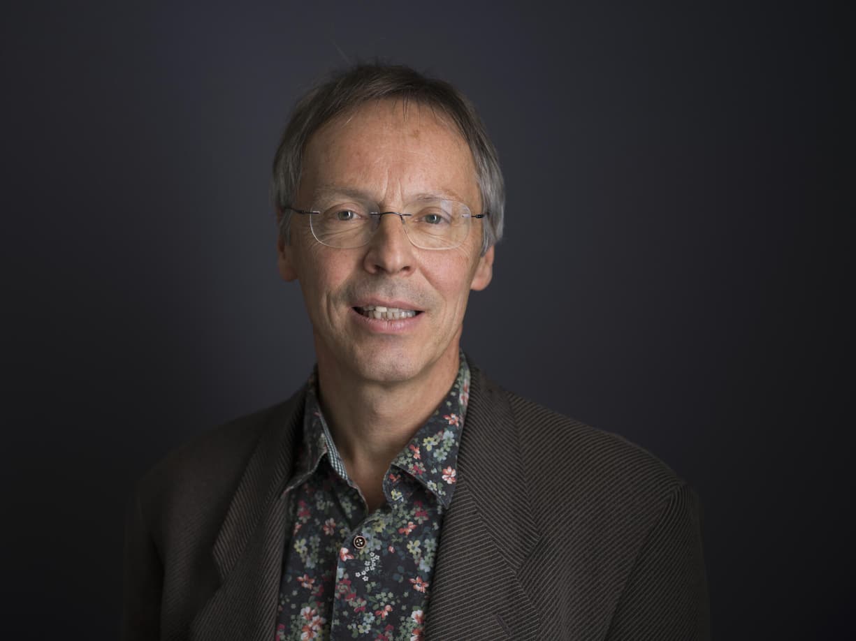 <p>Raimund Rodewald, Ex-Geschäftsleiter der Stiftung für Landschaftsschutz. Seine Landschafts-Volksinitiative von 2010 hatte dem Bundesrat und Parlament Beine gemacht. Deshalb verschwinden Bauzonen, und man baut verdichtet in Städten.</p>