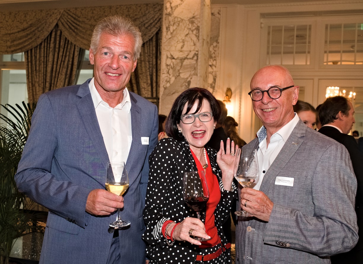 Heinz Karrer, economiesuisse; Sylvia Raguth, Mandat-in Vorsorge- und Finanzlösungen; Peter "Güfi" Küpfer, coach-in