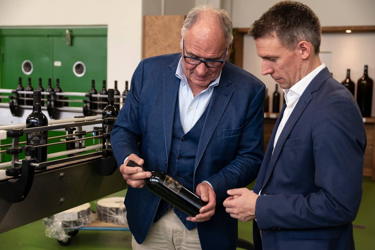Jakob Schuler (l.) mit seinem Neffen Samuel