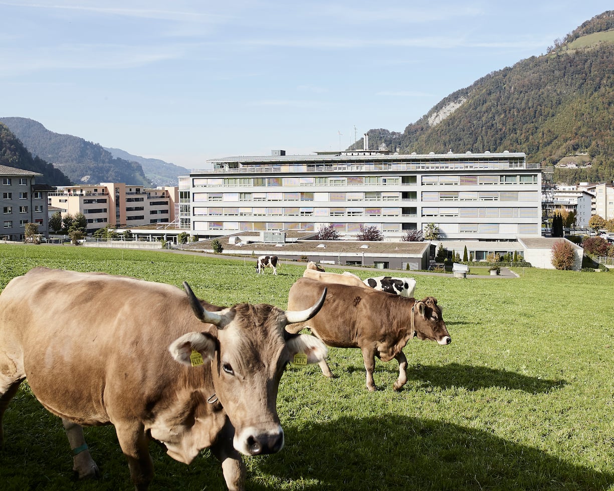 Suiten und Eingang des Kantonsspital Nidwalden in Stans
