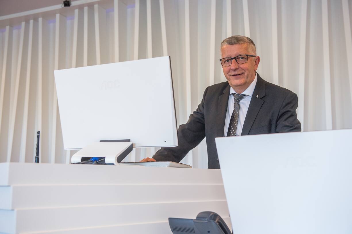 Portait von Kurt Sidler, Präsident Raiffeisenverband Luzern, Nidwalden, Obwalden.Luzerner Zeitung / Dominik WunderliFotografiert am 10.03. 2017 BankGeldRaiffeisenbank