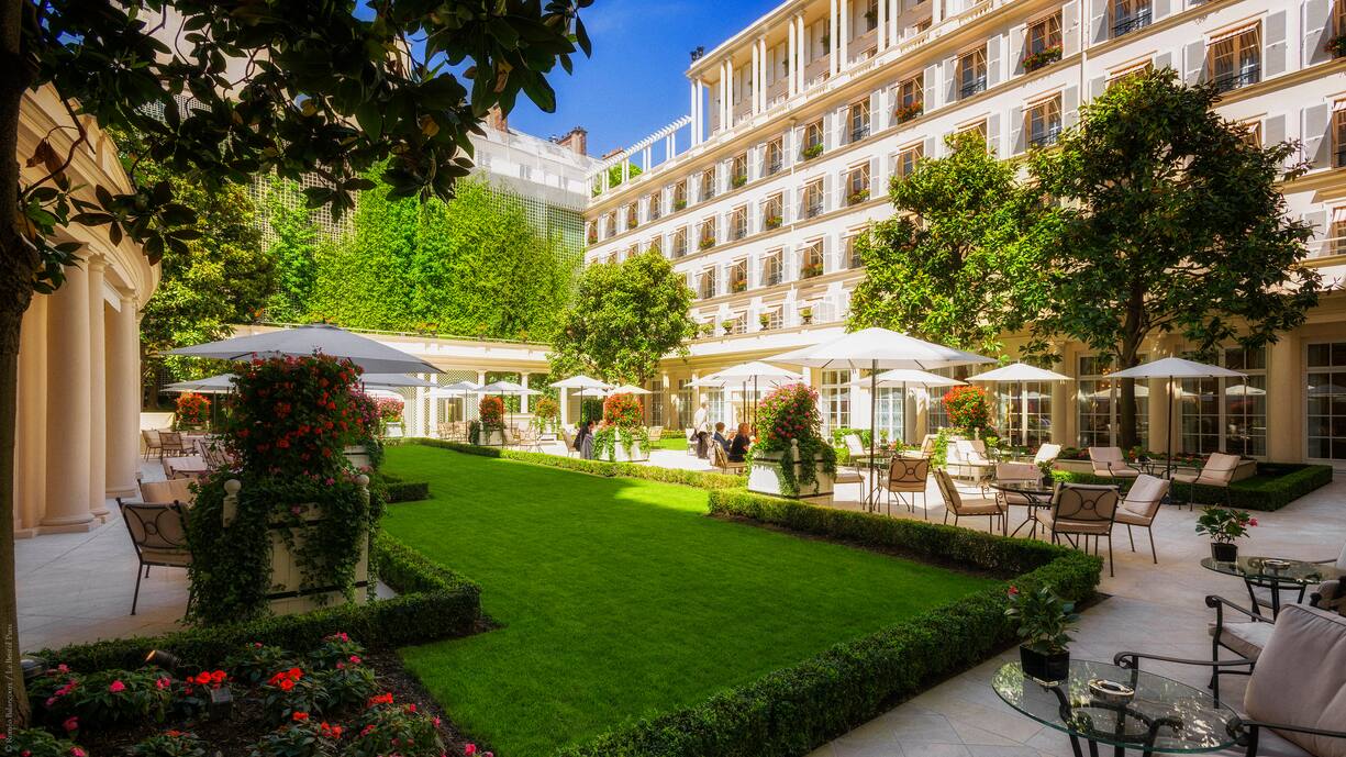 Le Bristol, Paris
