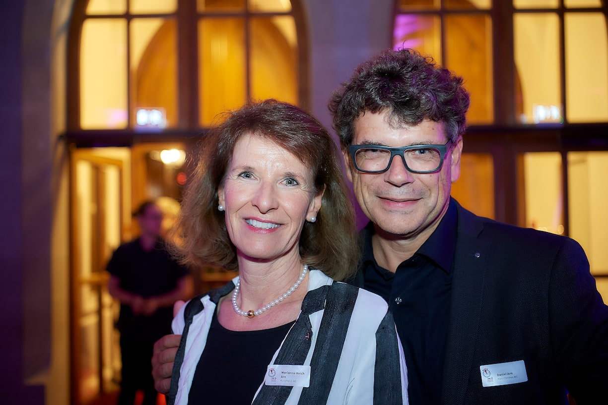Preisverleihung des 5vor12-Preis fuer Deregulierung von StrategieDialog21 und dem Swiss Venture Club im Rathaus Bern. Marianne Reich Arn, Kunstreich AG, Daniel Arn, Inhaber Hans Christen AG. © Adrian Moser / Bilanz