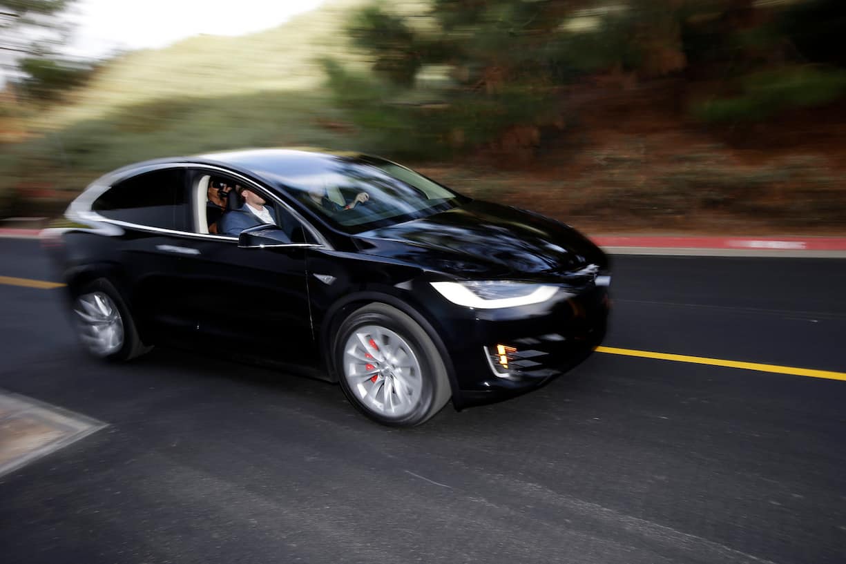 Tesla_X