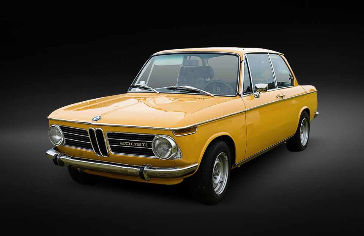 DPB7XK Car BMW New Class 2002 Ti