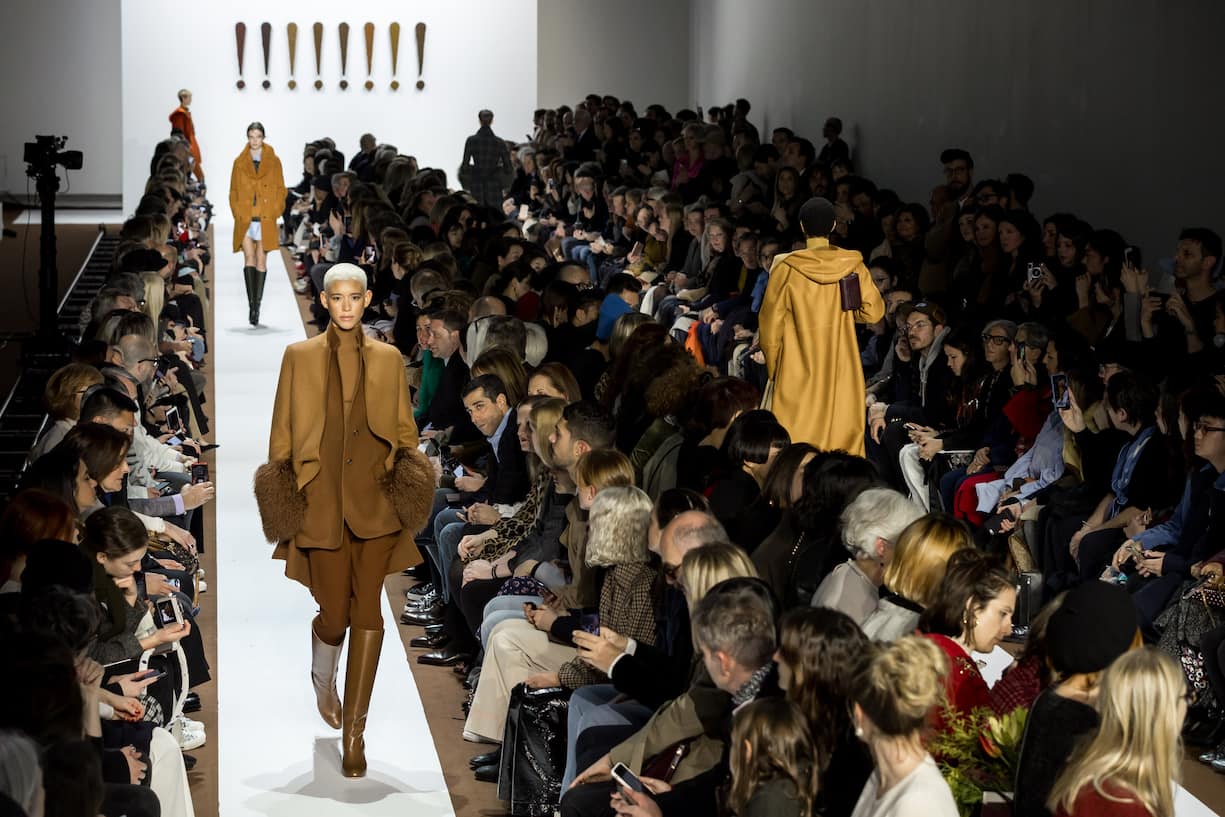 epa07411531 A model presents a creation from the Fall/Winter 2019/20 Women collection by Swiss designer Albert Kriemler for Akris fashion house during the Paris Fashion Week, in Paris, France, 03 March 2019. The presentation of the Women's collections runs from 25 February to 05 March. EPA/CHRISTOPHE PETIT TESSON