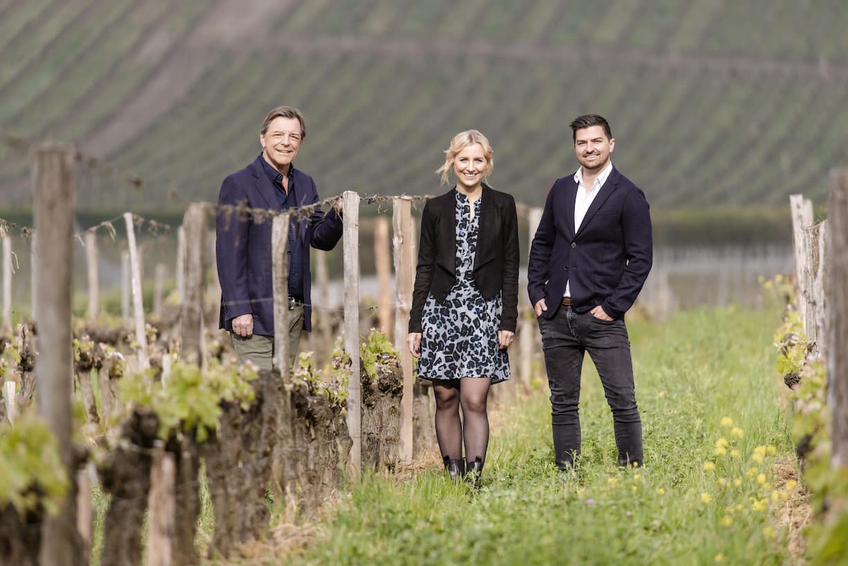 gute tropfenSilvio Denz mit ­Florentina und Claudio Denz im Borde­aux.