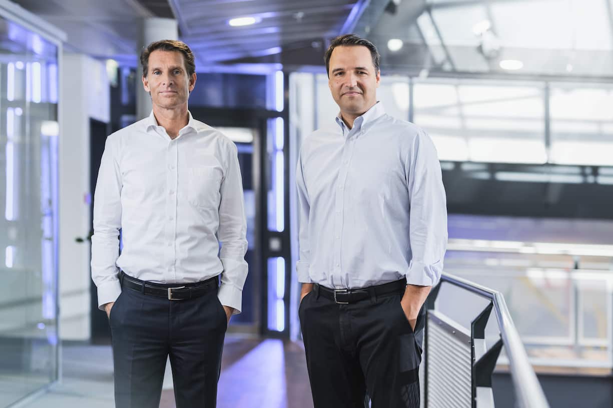 DIE HEUTIGEN LENKER Präsident Steffen Meister (l.) und CEO David Layton führen die auf 1600 Mitarbeitende angewachsene Firma. .