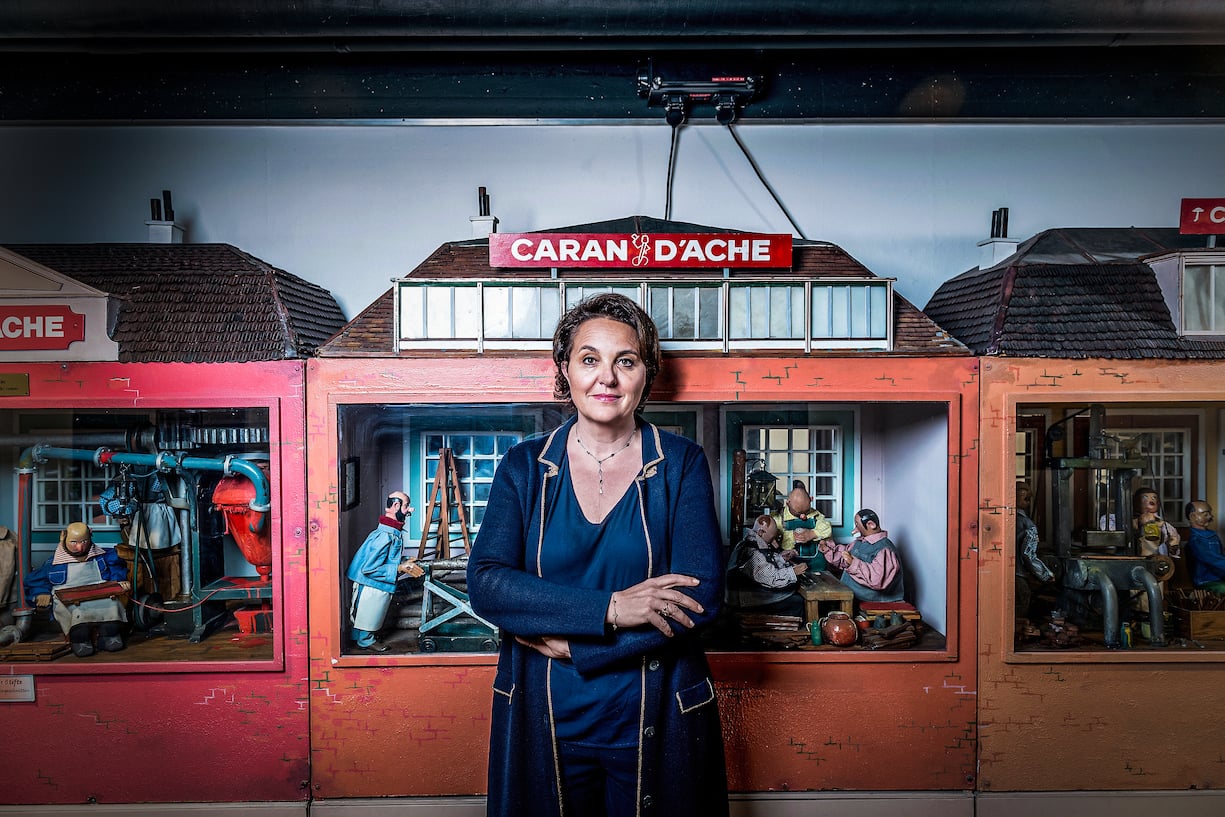 Carole Hübscher, Vorsitzende des VR von Caran d'Ache, in der Fabrik