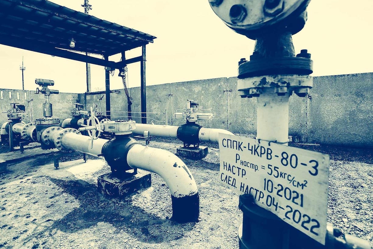 A sign indicating gas pressure at the interconnection point of two gas pipelines at the natural gas measuring station operated by Moldovatransgaz Srl, a subsidiary of MoldovaGaz SA, in Causeni, Moldova, on Tuesday, May 3, 2022. Natural gas deliveries to Moldova are proceeding as usual, even though the authorities in Chisinau have failed to conduct an independent audit of historical debt to Russian Supplier Gazprom PJSC. Photographer: Valeria Mongelli/Bloomberg