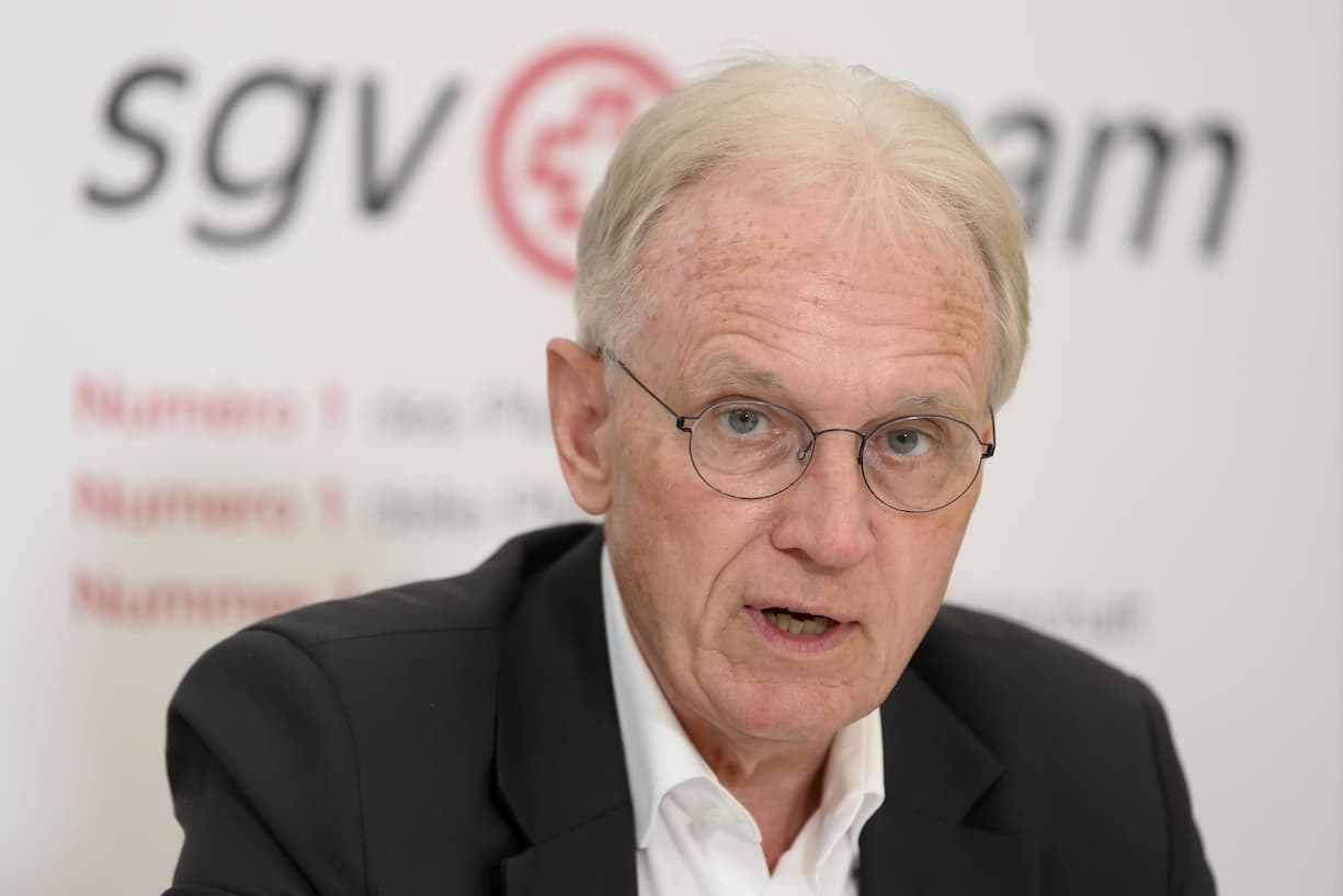 Hans-Ulrich Bigler, Direktor Schweizerischer Gewerbeverband sgv, spricht während einer SGV Medienkonferenz ueber das CO2-Gesetz.