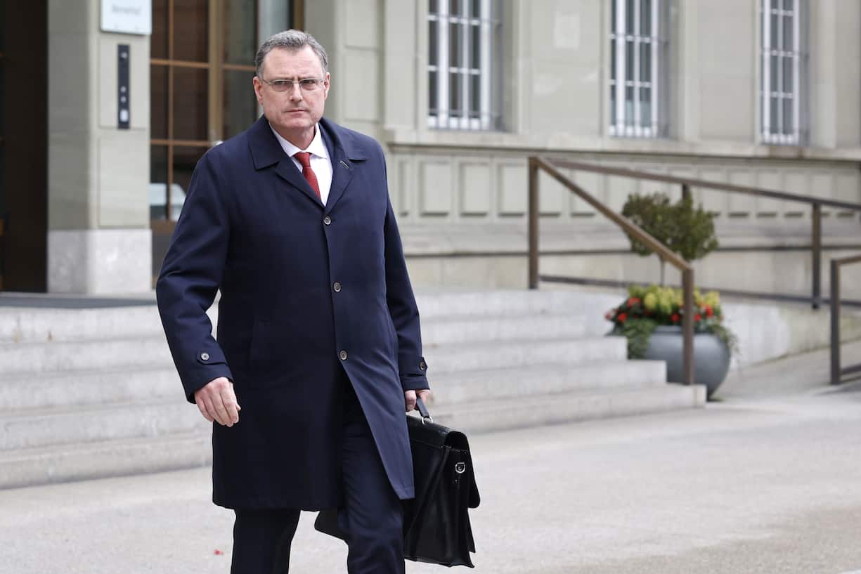 Der Präsident des Direktoriums der Schweizerischen Nationalbank, Thomas J. Jordan, verlässt den Bernerhof, den Sitz des Eidgenössischen Finanzdepartements EFD, in Bern, Schweiz, 19. März 2023. 