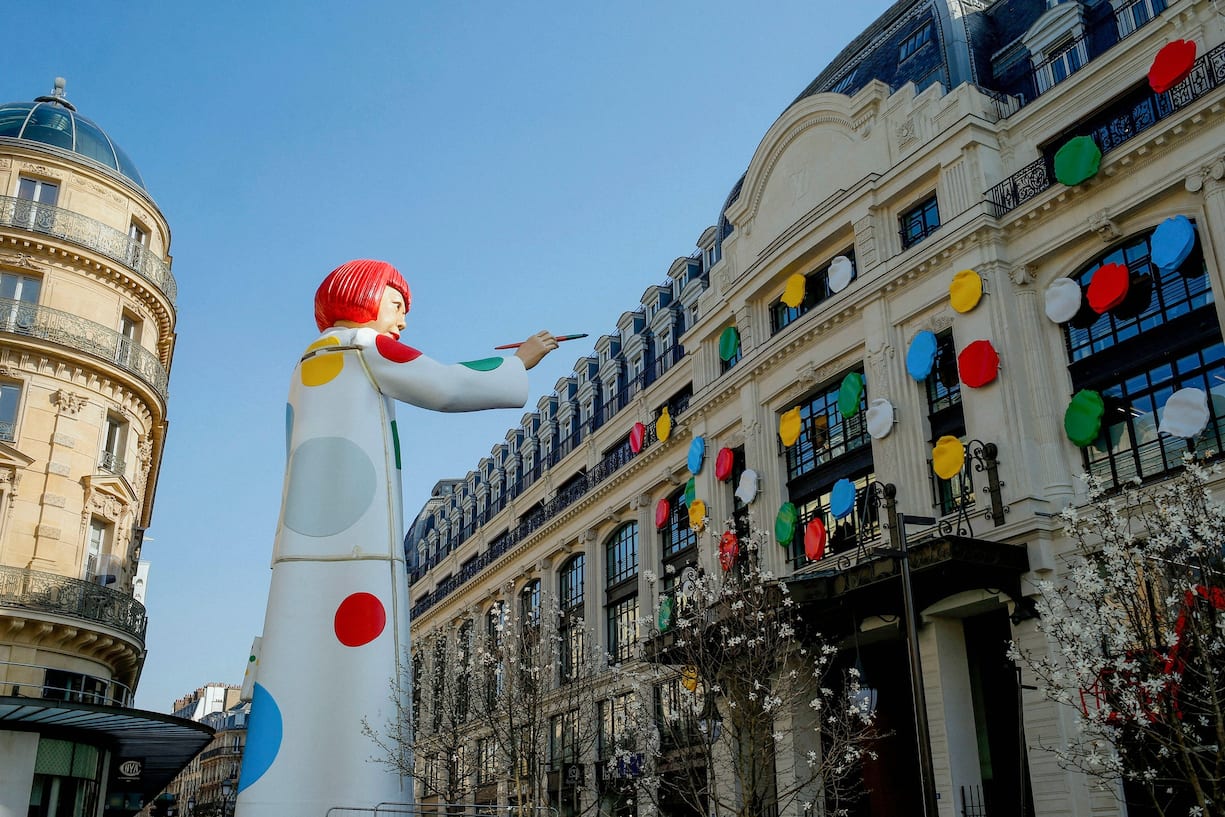 Louis Vuitton x Yayoi Kusama - Paris A huge sculpture bearing the likeness of Yayoi Kusama stands between the Maison Louis Vuitton headquarters and La Samaritaine in Paris, France on March 3, 2023. An installation to mark the Vuitton x Kusama capsule collection. Photo by Marie-Paola BERTRAND-HILLION/ABACAPRESS.COM Paris France PUBLICATIONxNOTxINxFRAxSPAxUKxUSAxBELxPOL Copyright: xBertrand-HillionxMarie-Paola/ABACAx 846952_008 Bertrand-HillionxMarie-Paola/ABACAx 846952_008