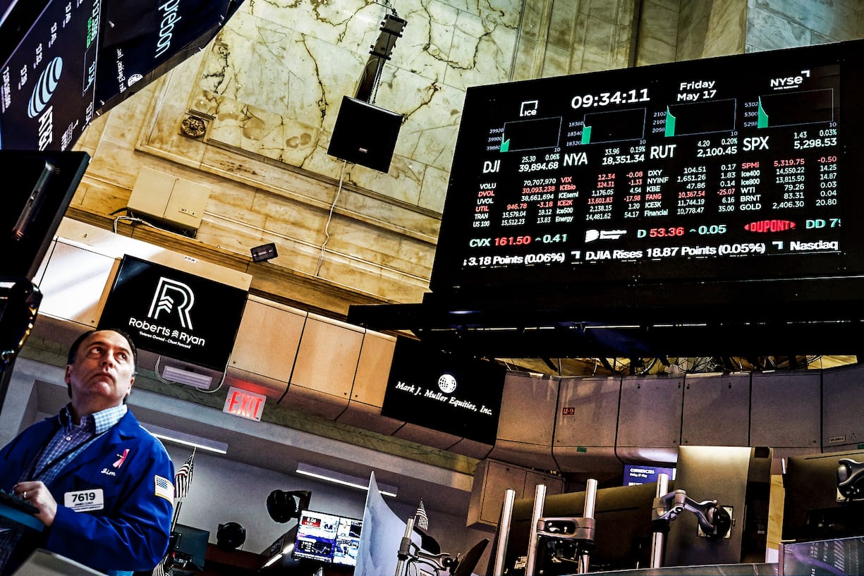 17. Mai auf dem Börsenparkett der NYSE: Am Vortag war der Dow Jones Index erstmals über die 40 000-Punkte-Marke gestiegen. ­Bisher erreichte er sie nicht wieder.