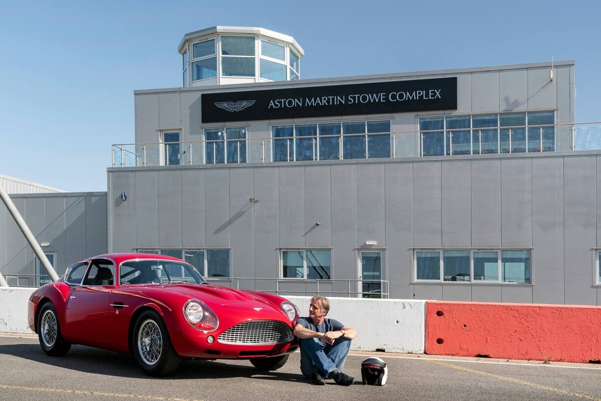 Einmaliges Rasen in Silverstone: Aston Martin DB4 GT Continuation Series.