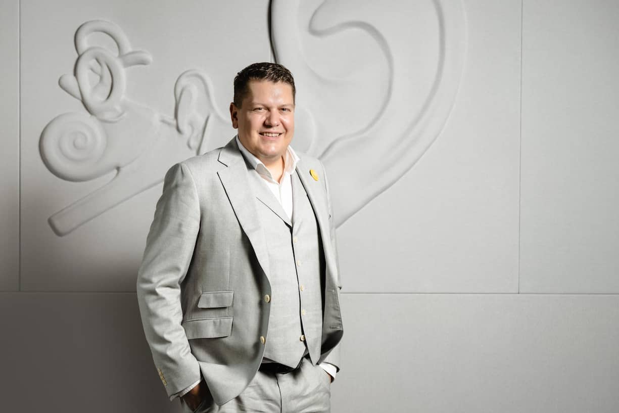 Rasches WachstumNeuroth-CEO Lukas Schinko ­expandiert mit hohem Tempo. Die Schweiz ist der am schnellsten wachsende Markt für das österreichische Unternehmen.