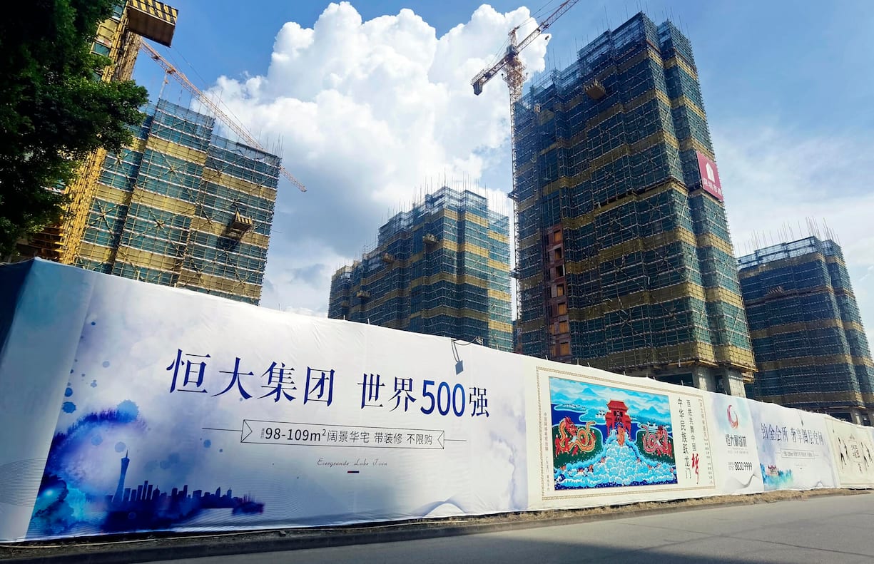 immobiliencrashDie Krise auf dem Immobilienmarkt ist Chinas zentrales Problem. Der Grossteil der Vermögen ist in Wohnungen investiert. Findet der Markt wieder ein Gleichgewicht, ist Hoffnung angebracht.