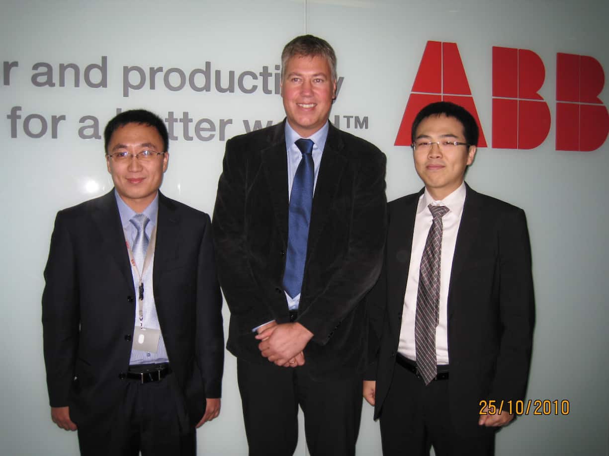 Im Reich der MitteWierod mit Kollegen aus dem Bereich Elektri­fizierung im Oktober 2010 in Beijing.