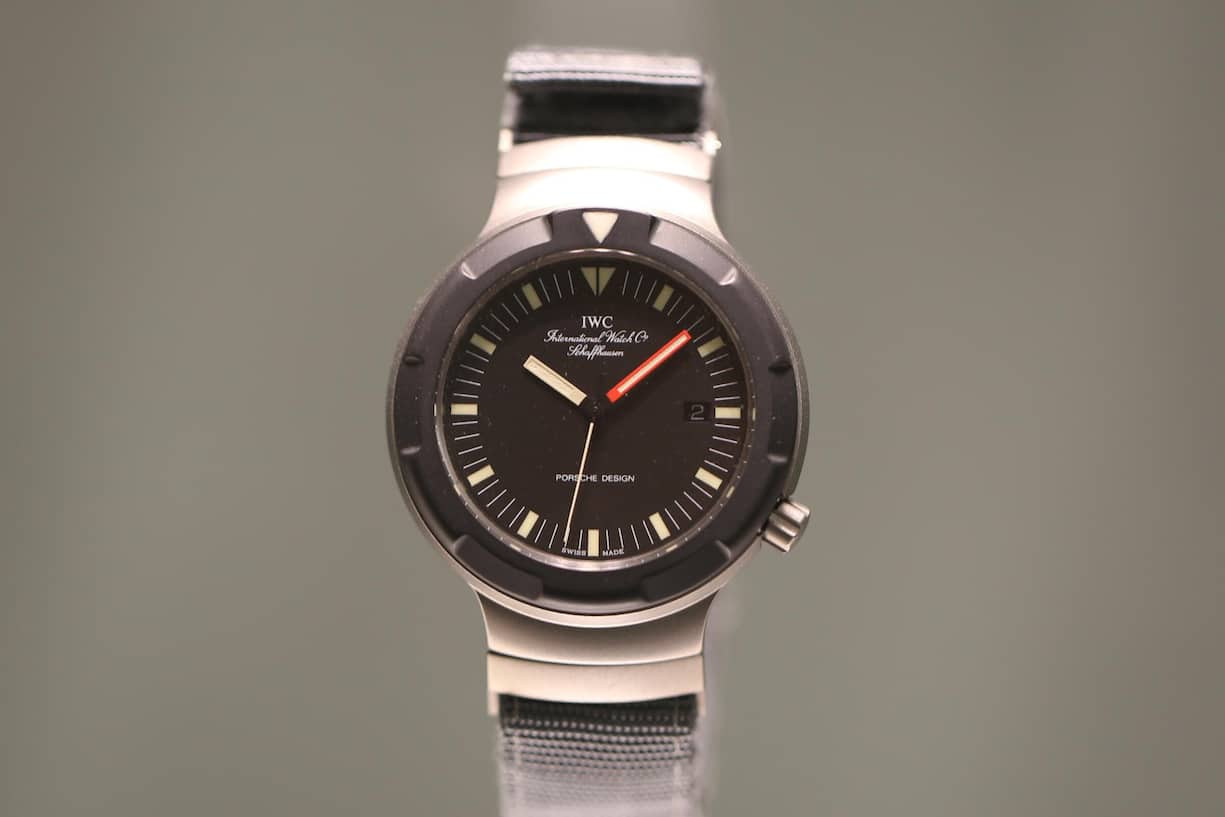 Während das Schweizer Militär bei Doxa auf eine Serienuhr zurückgriff, stellte IWC mit der Ocean 2000 ab 1986 sogar eigens für die Bundeswehr entwickelte Taucheruhren her. 