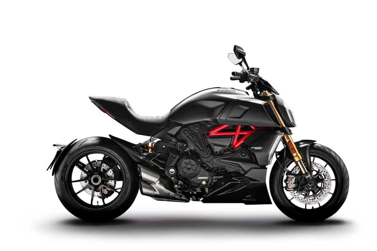 Diavel heisst dieses muskulöse Naked Bike. Von der Diavel hat Ducati Kooperationsmodelle mit Bentley und Lamborghini gebaut.