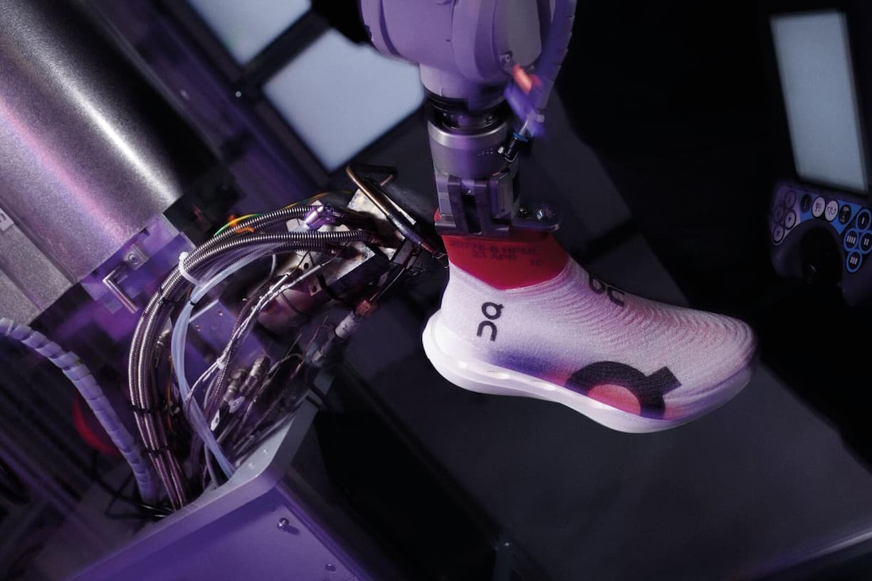 Passt wie angegossen: On-Schuhe von Roboterhand gemacht