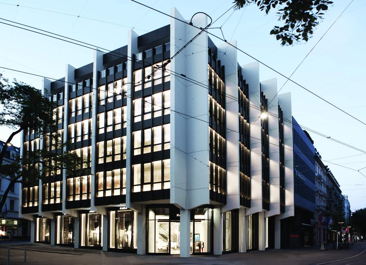 ZARA IN THE CITY Das markante ehemalige Bally-Gebäude an der Zürcher Bahnhofstrasse beherbergt heute Zara.
