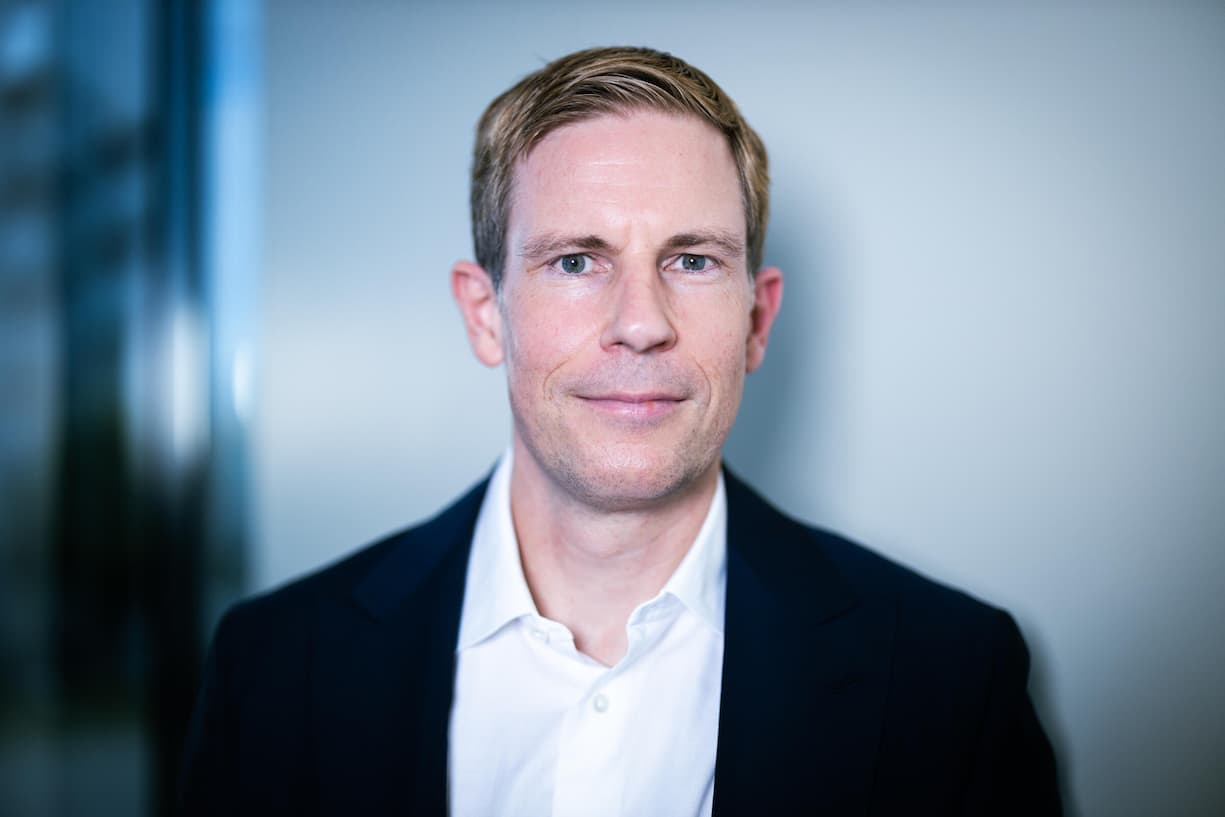Foto: Thomas Meier. Villmergen, 08.08.23. Was braucht ein Unternehmer von seiner Bank? Nils Planzer (Logistik) erzÃ¤hlt. Im Bild: Roger Reist, Raiffeisen