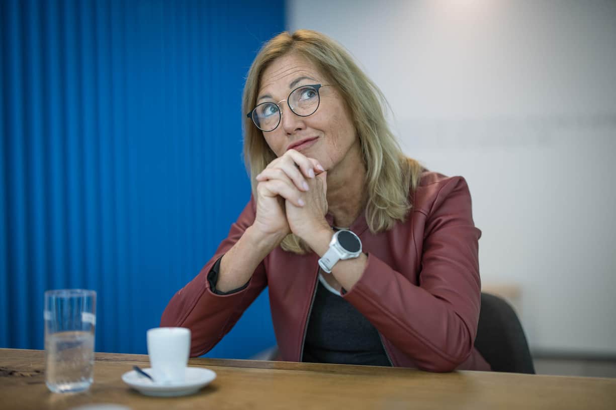 Foto: Philippe Rossier fuer HandelsZeitung, 10.9.2025, Zuerich, Prof. Beatrice Weder Di Mauro, 60, Wirtschaftswissenschaftlerin.