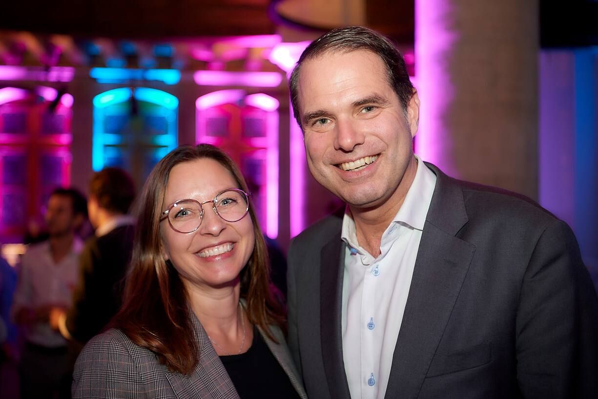 Preisverleihung des 5vor12-Preis fuer Deregulierung von StrategieDialog21 und dem Swiss Venture Club im Rathaus Bern. Nicole Herzog, Verwaltungsraetin Haufe-umantis AG,  Beat Brechbuehl, Managing Partner Kellerhals Carrard. © Adrian Moser / Bilanz