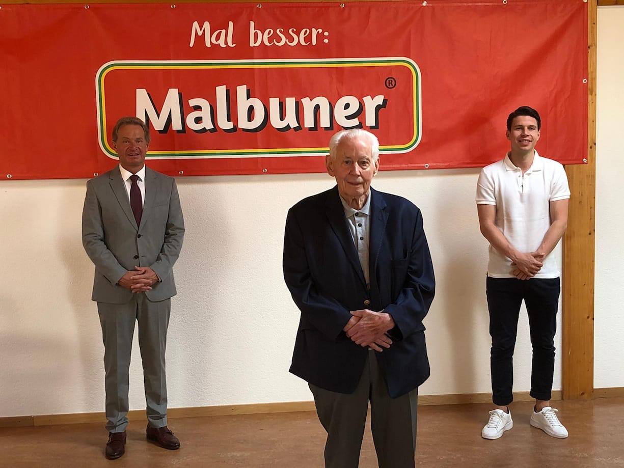 DREI OSPELTGENERATIONEN Firmengründer Herbert Ospelt (M.), Sohn Alexander (l.), Enkel Philipp, der seit einem Jahr im Betrieb ist.