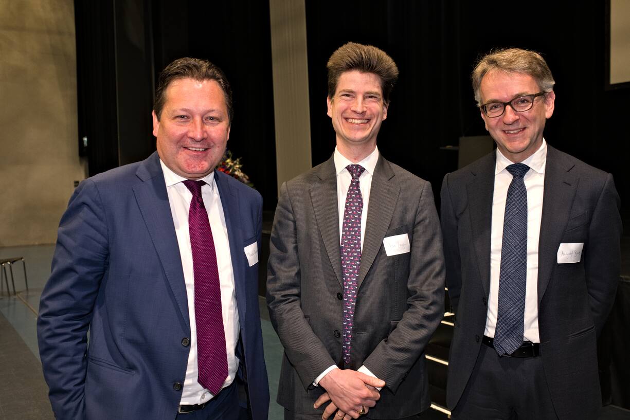 Pascal Gentinetta, Head Public Policy, Bank Julius Baer & Co. AG; Jan Langlo, Direktor, Vereinigung Schweizer Privatbanken; August Benz, Stv. CEO, Schweizerische Bankiervereinigung