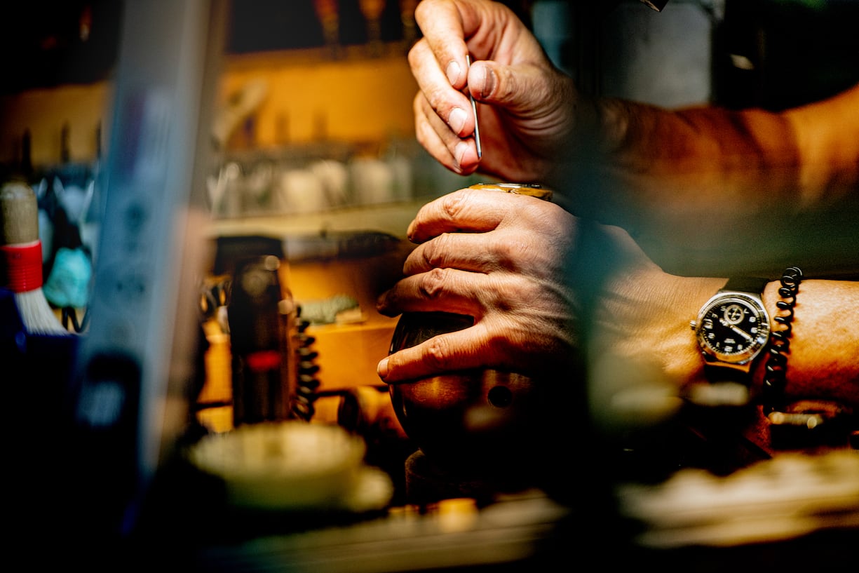 Pierre Salanitro and his luxury stone/gems setting company in Geneva. Genève, le 20.02.2020 © David Wagnières